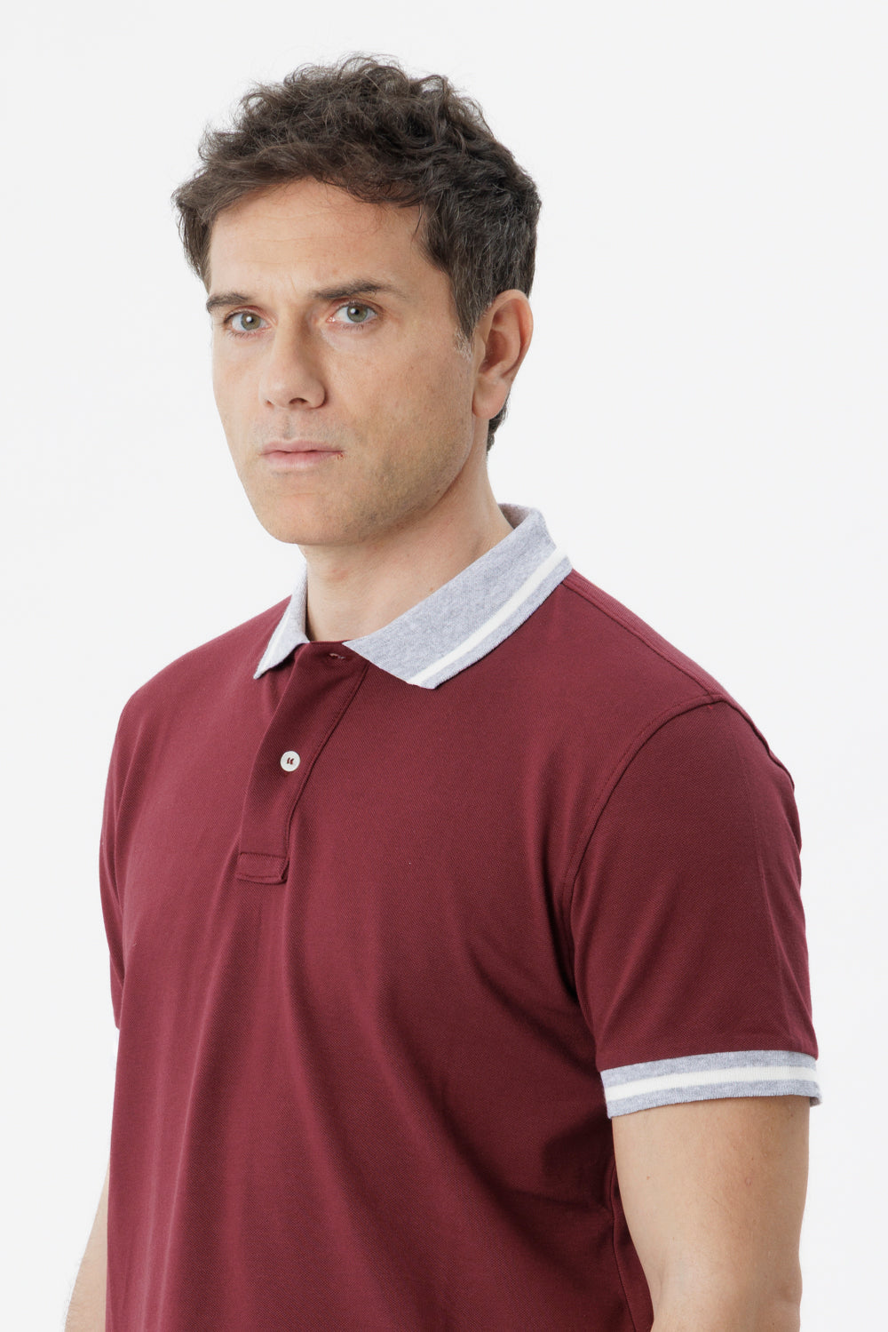 Polo shirt with contrasting burgundy details