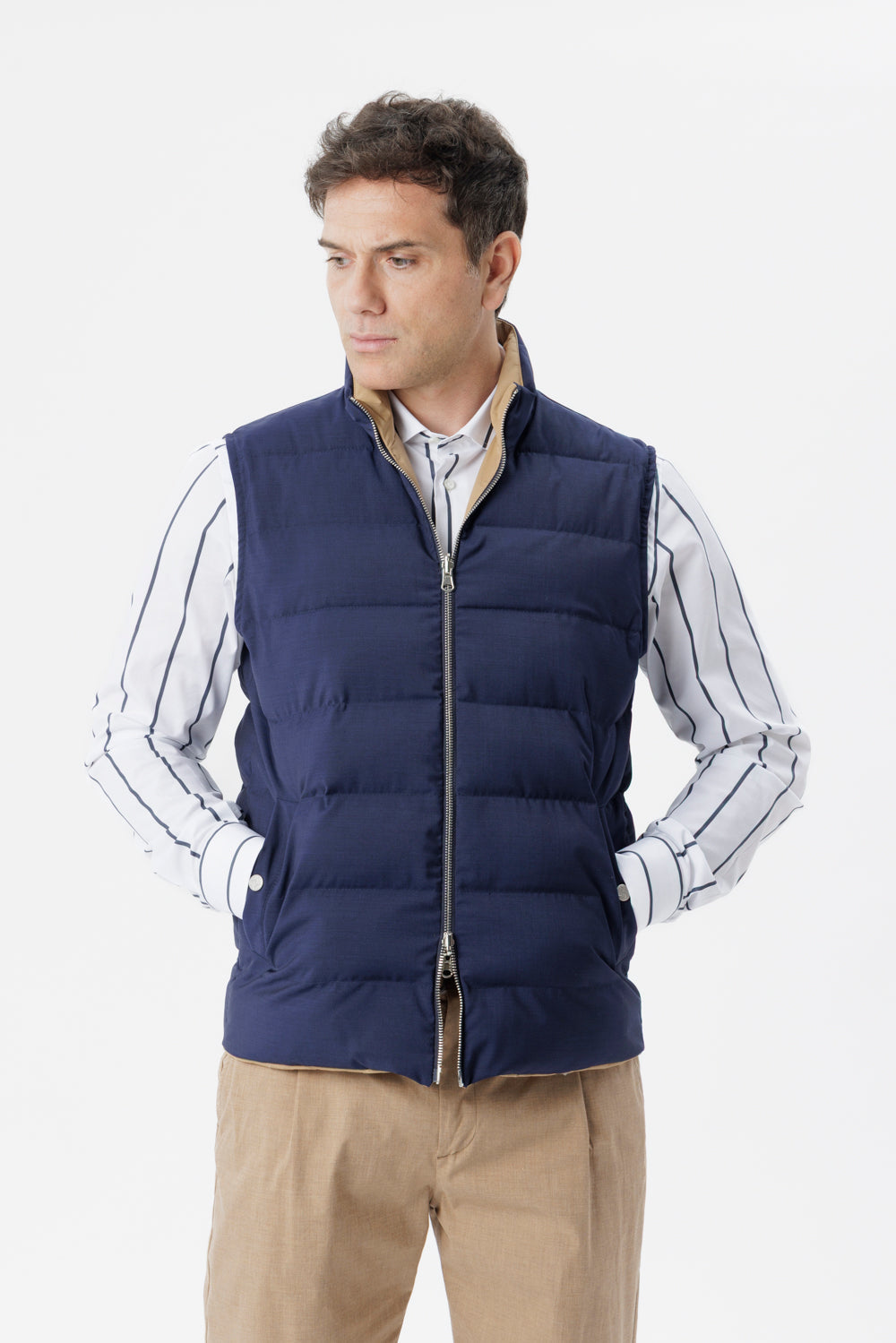 Reversible two-material gilet with regenerated navy blue cashmere padding