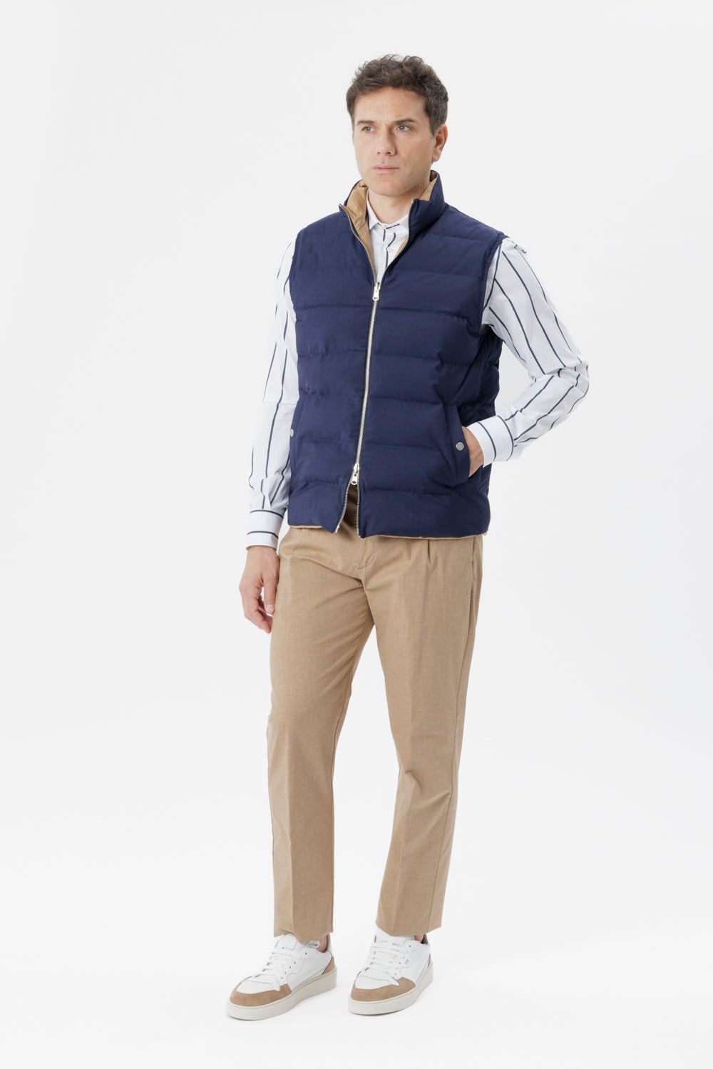 Reversible two-material gilet with regenerated navy blue cashmere padding