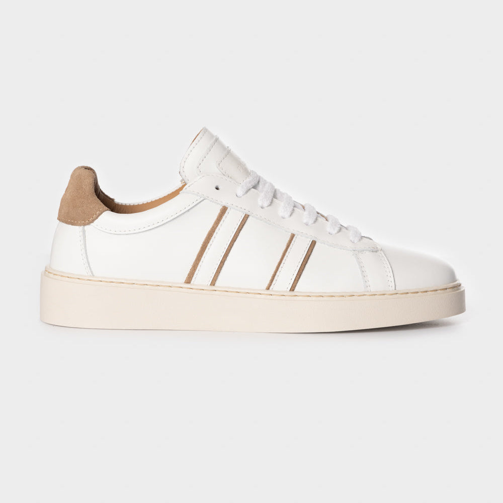 White/tan leather sneaker