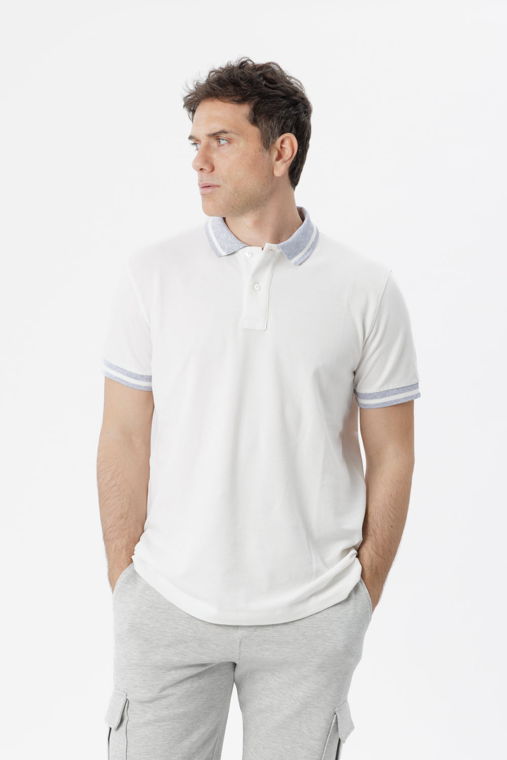 Polo shirt with contrasting white details