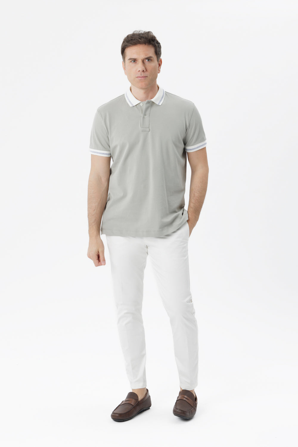 Polo con dettagli a contrasto grigio