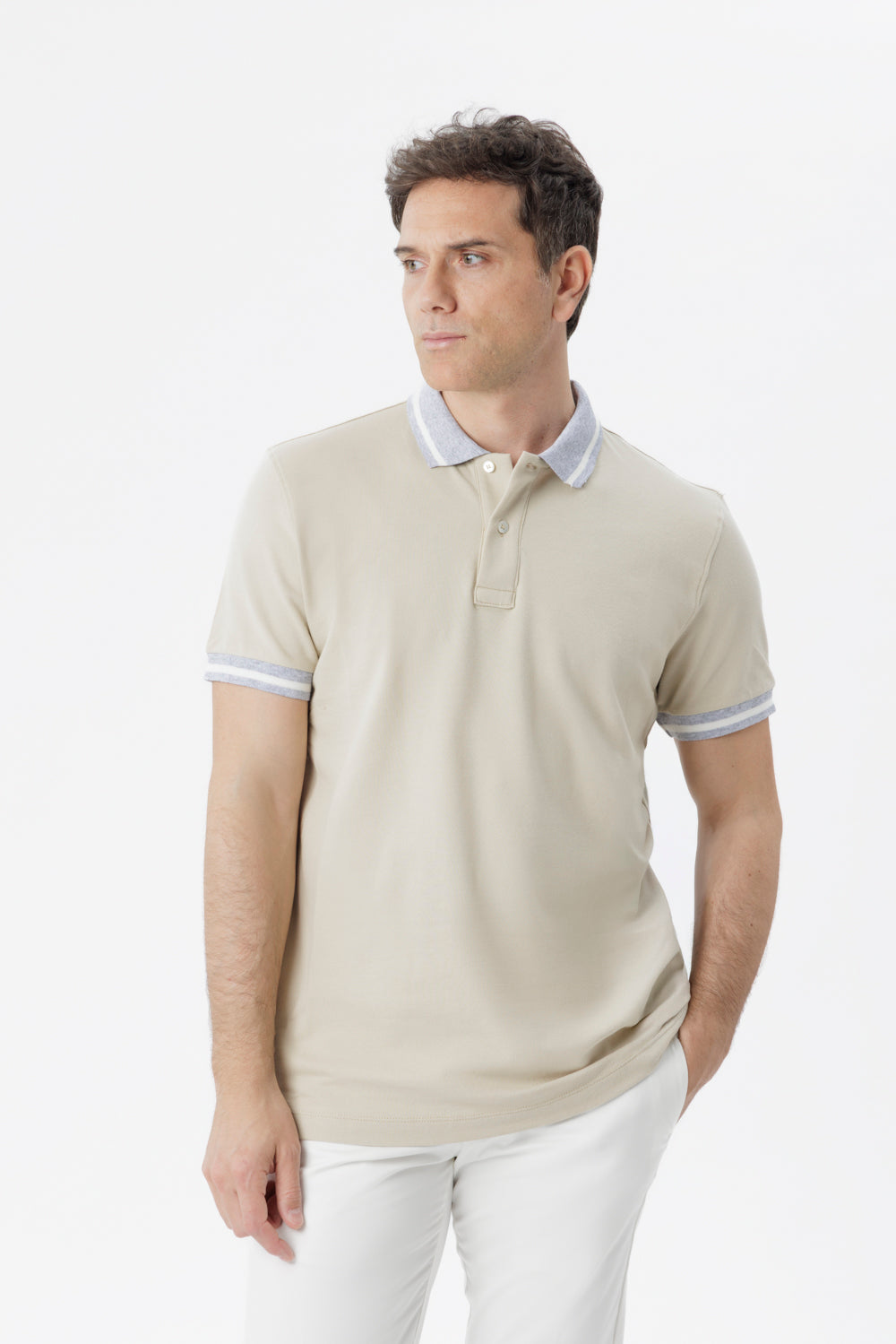 Polo shirt with contrast sand details