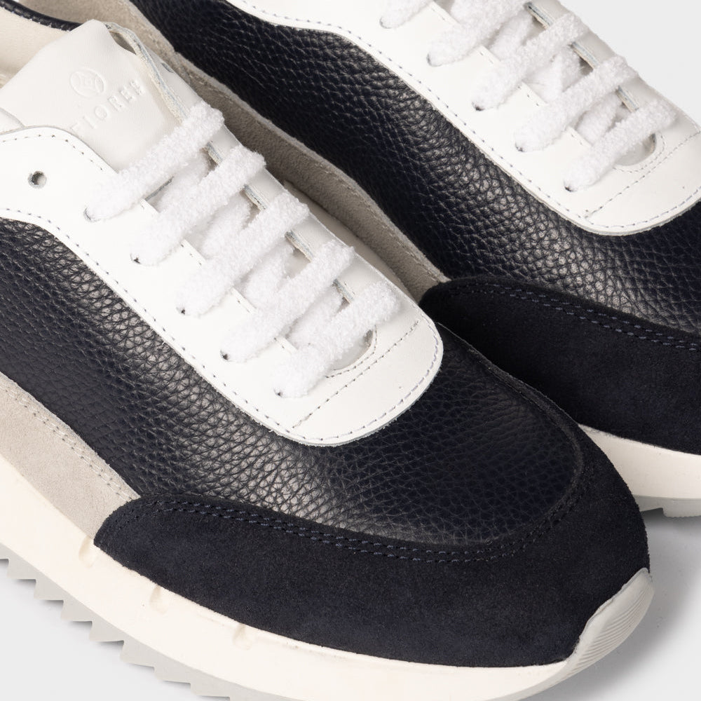 Leather Running Sneaker white/blue