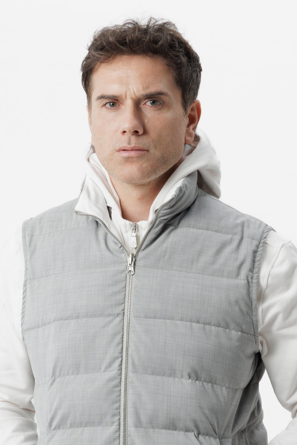 Reversible two-fabric gilet with light grey regenerated cashmere padding