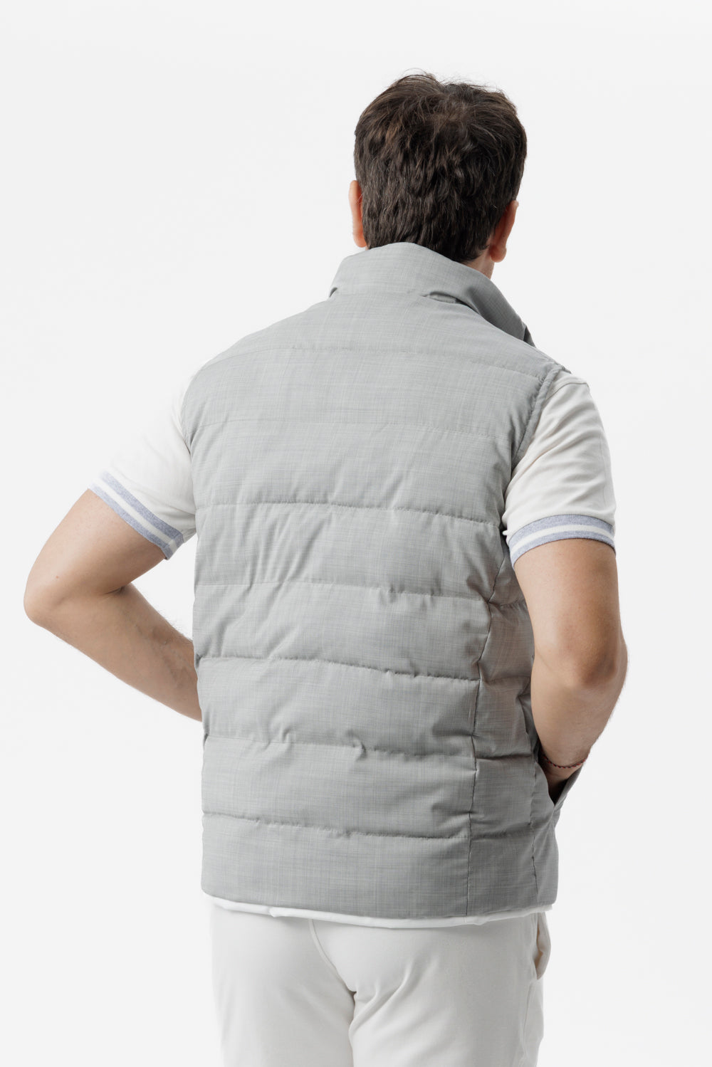 Reversible two-fabric gilet with light grey regenerated cashmere padding
