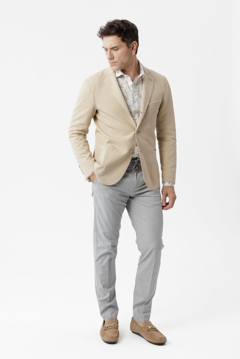 Giacca decostruita monopetto taglio vivo beige