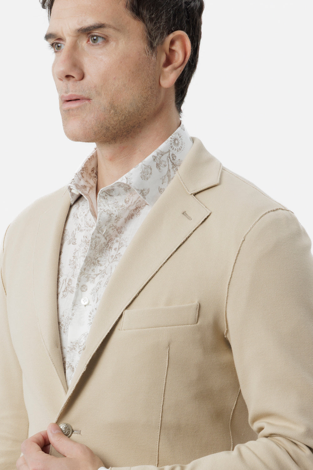 Giacca decostruita monopetto taglio vivo beige